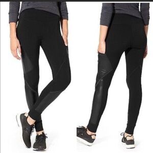 Athleta Urban Cozy Lined Tight in Black‎ S A4